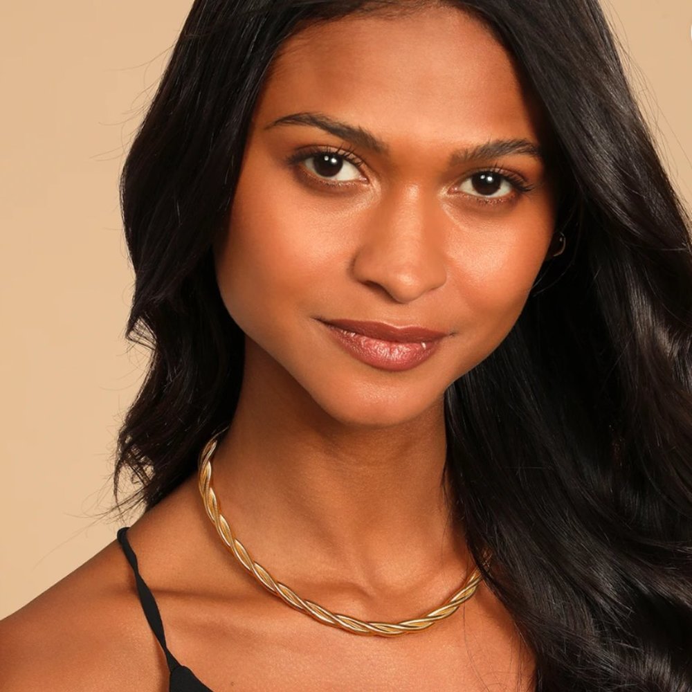 Lulus Twist of Fate Gold Twist Necklace- New with Tags